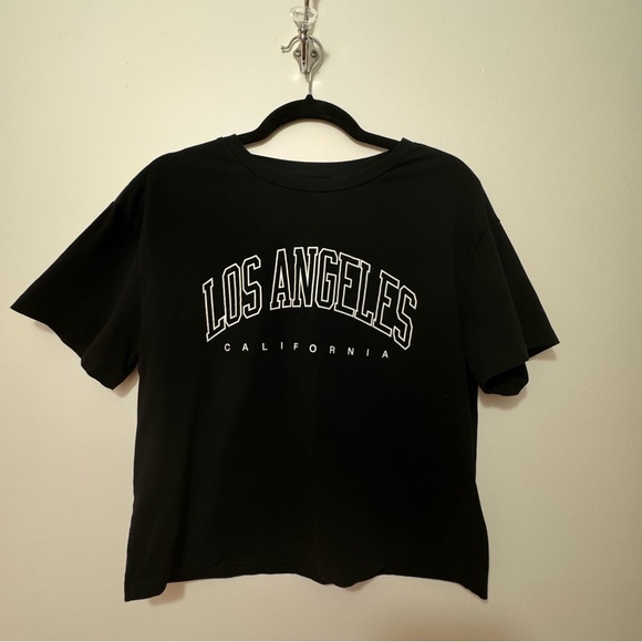 LA Tee 🤍 - Picture 1 of 2